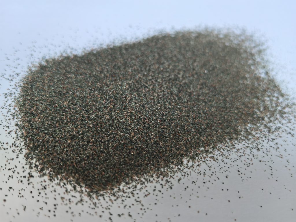 Fabricante de abrasivos para chorro de arena: Granate verde omfacita, malla 30/60 -1-Brown fused alumina-Haixu Abrasives
